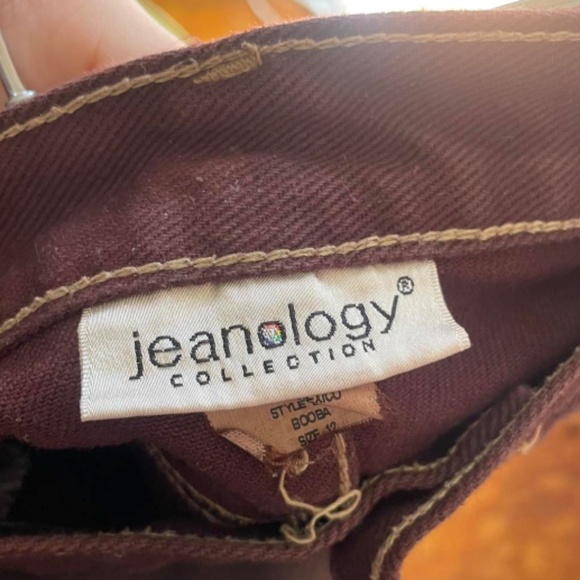 Brown low-rise flare jeans. - Picture 3 of 3